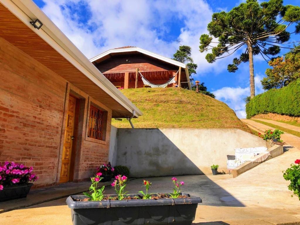 Casa Aconchegante Na Montanha Apartment Campos do Jordao Exterior photo